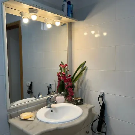 Alquiler De Con Baño Compartido, Buen Wifi!