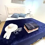 Quarto em Acomodações Particulares Alcamar Habitación Privada Con Baño Compartido Cerca Al Mar! *