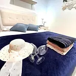 Quarto em Acomodações Particulares Alcamar Habitación Privada Con Baño Compartido Cerca Al Mar! *