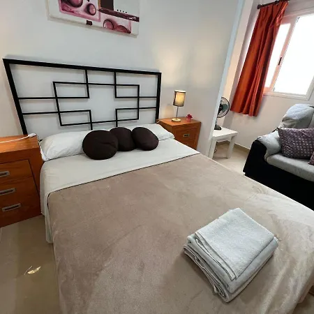 Alquiler De Privada Con Bano Compartido Cerca Al Mar!