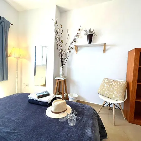 Alquiler De Privada Con Bano Compartido Cerca Al Mar! *